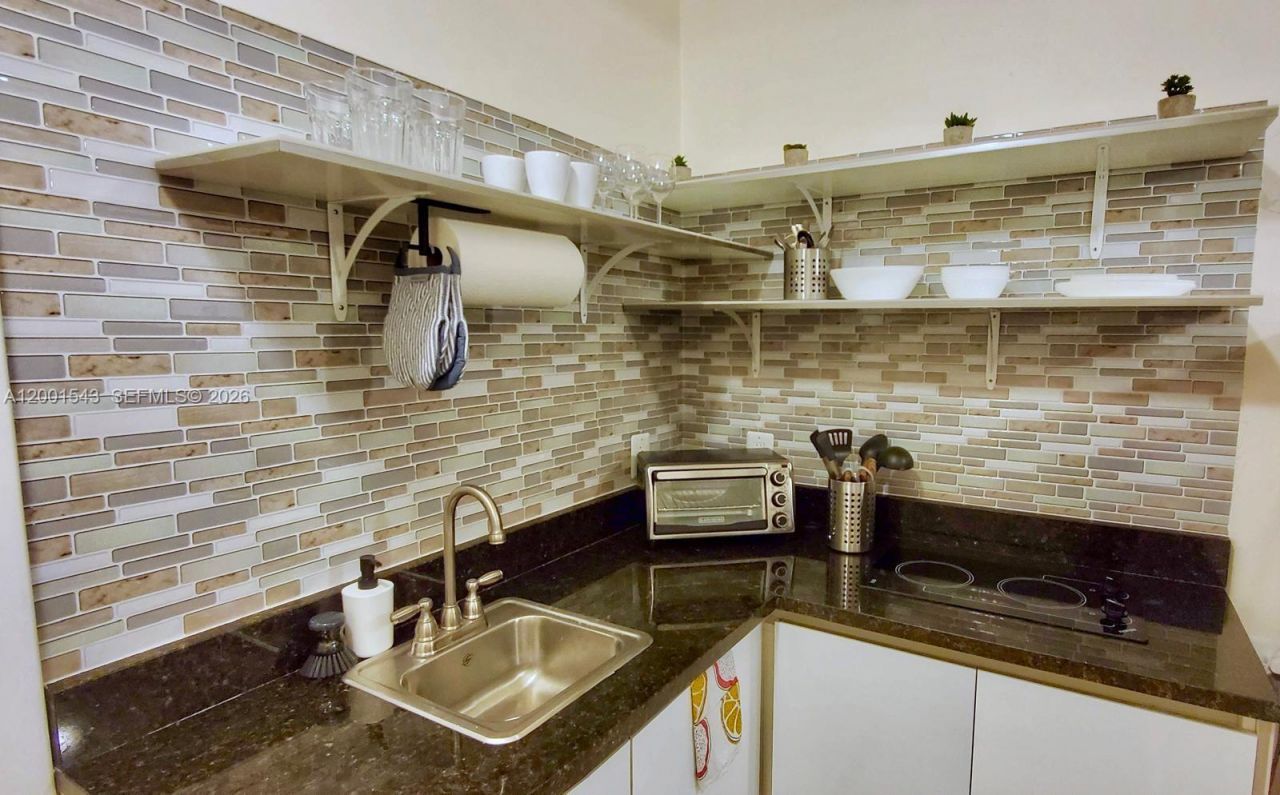 1960 NW 24th Ct, Miami, FL 33125 Photo