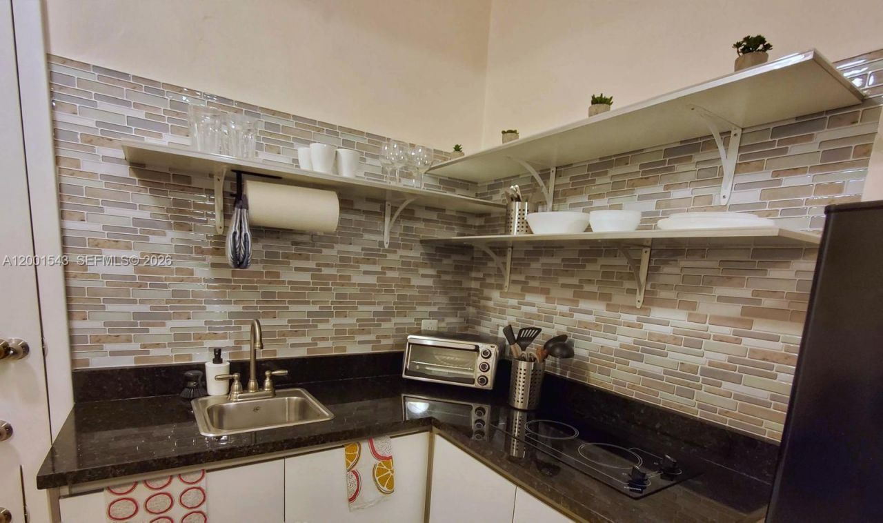 1960 NW 24th Ct, Miami, FL 33125 Photo