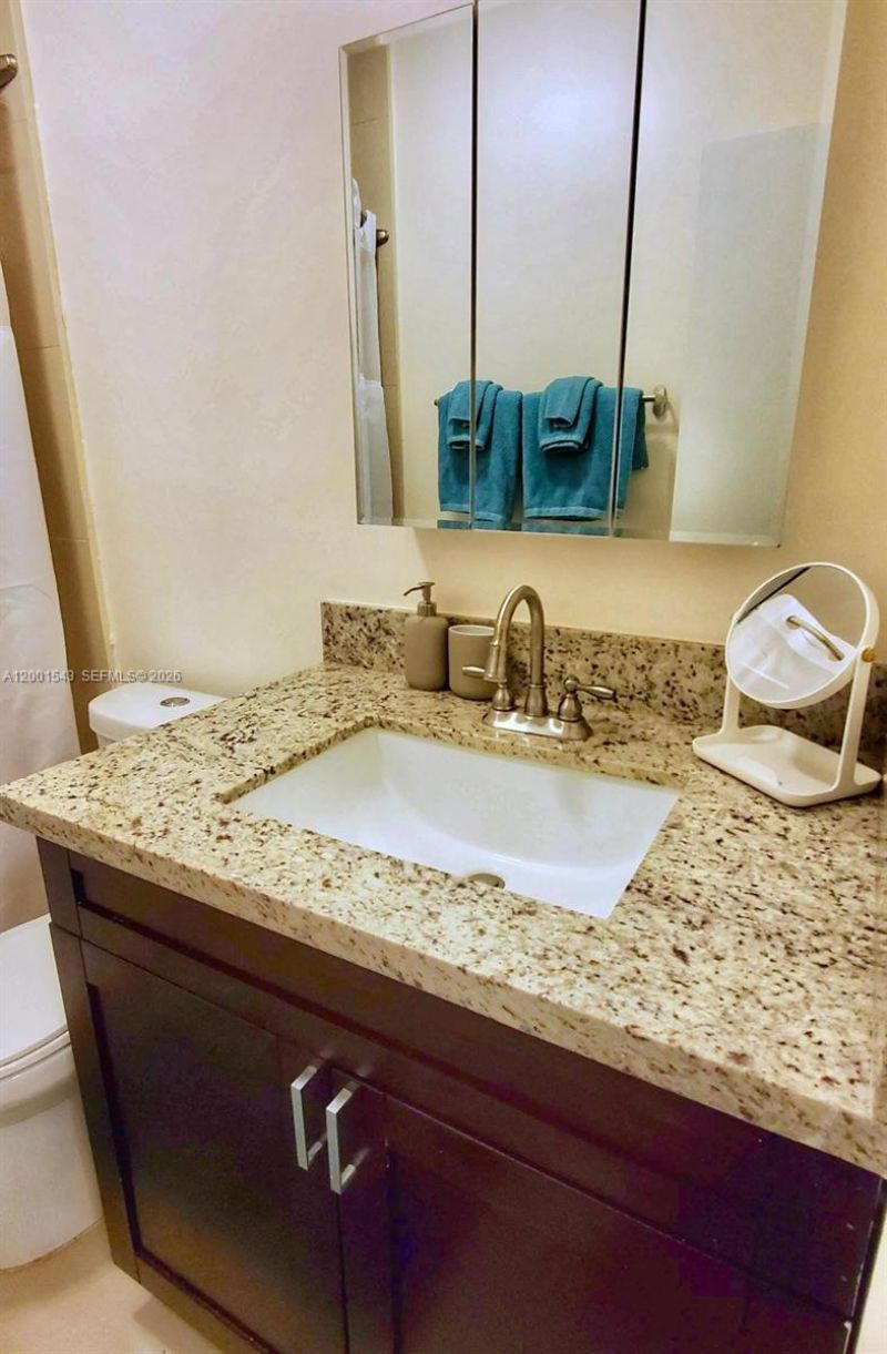 1960 NW 24th Ct, Miami, FL 33125 Photo