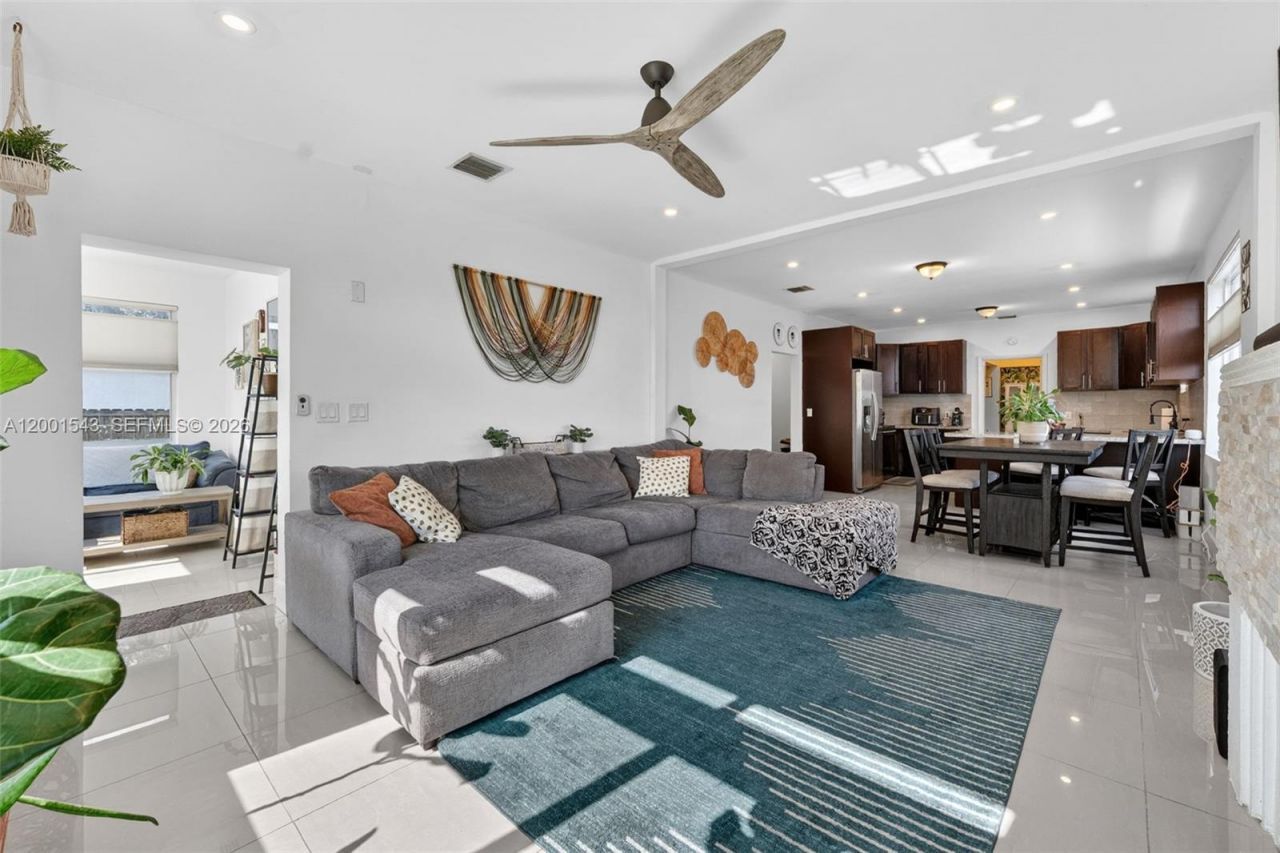 1960 NW 24th Ct, Miami, FL 33125 Photo