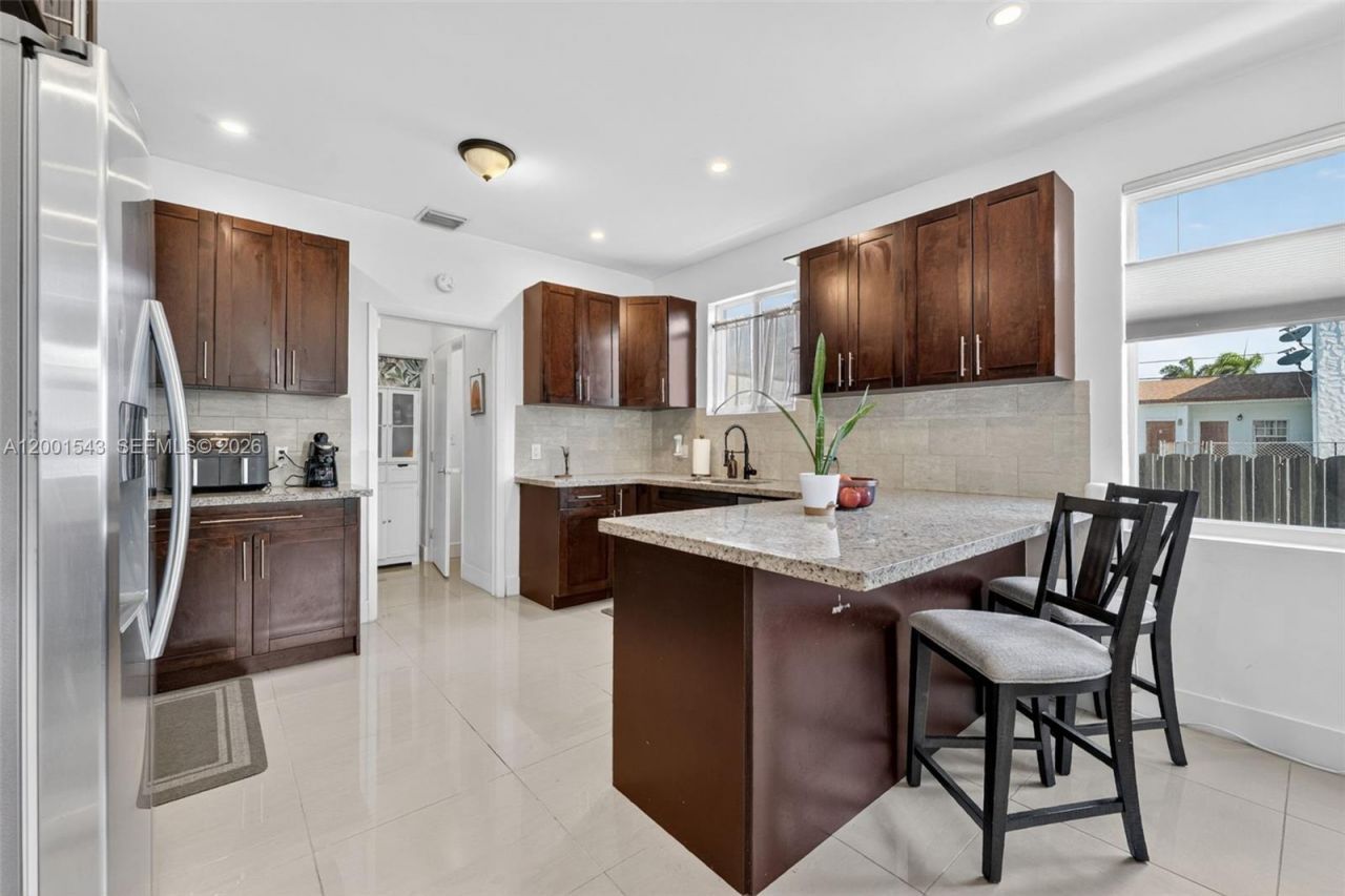 1960 NW 24th Ct, Miami, FL 33125 Photo