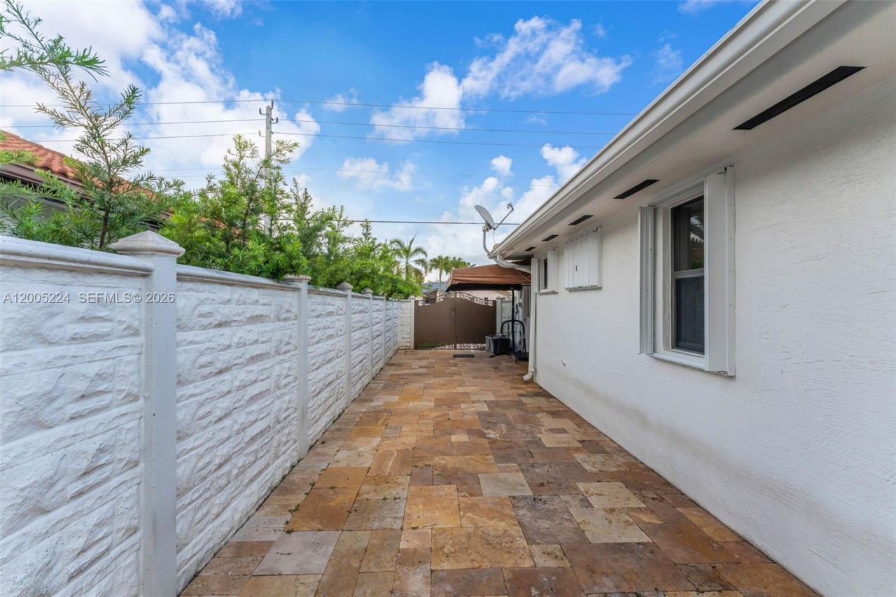 3160 SW 142nd Ave , Miami, FL 33175 Photo