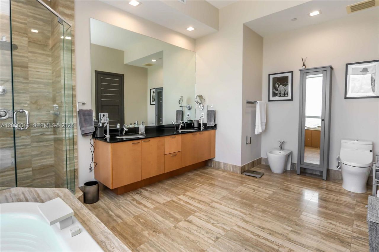 15901 Collins Ave, Unit 4106, Sunny Isles Beach, FL 33160 Photo