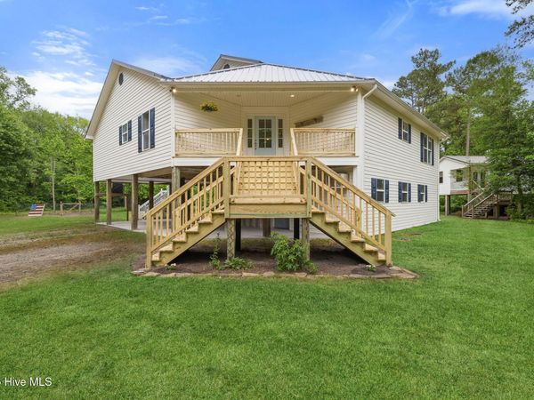 614 Cape Fear Drive, Burgaw, NC 28425