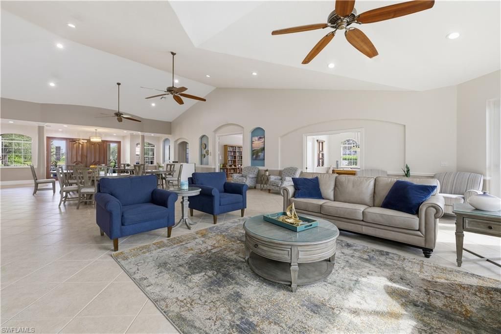 8024 Sivon Way, Unit 905, Naples, FL 34119 Photo