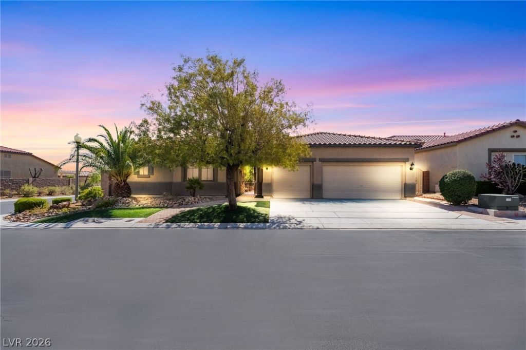 7828 Galloping Hills Street, Las Vegas, NV 89113