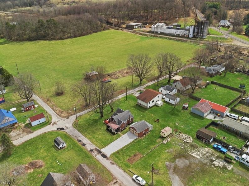 2719 Ellenwood Avenue SE, Paris, OH 44670 Photo 3