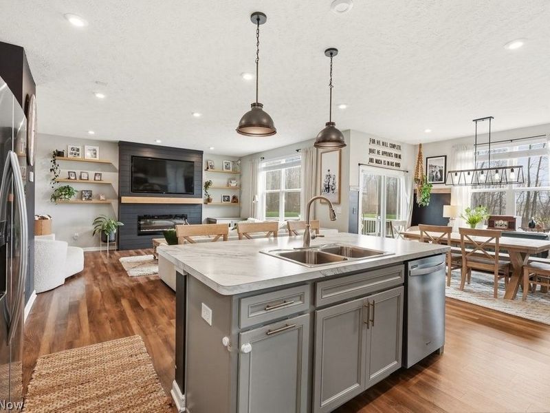 1812 Cobham Lane, Wadsworth, OH 44281 Photo 12