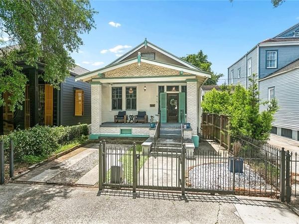 915 OPELOUSAS Street , New Orleans, LA 70114