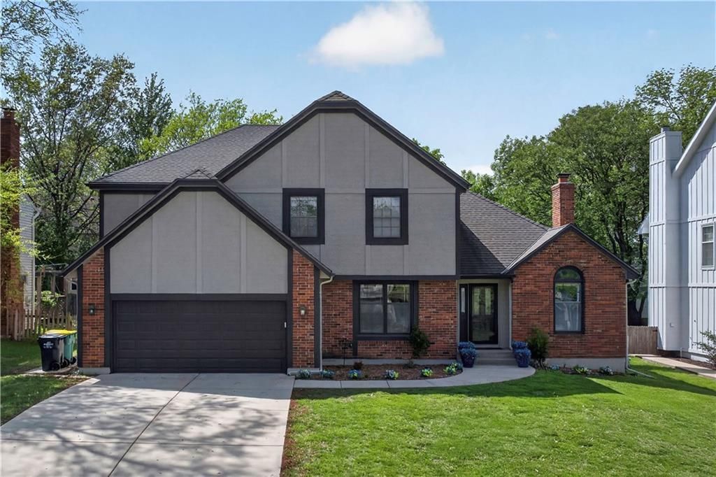 9410 Hall Drive, Lenexa, KS 66219 Main Photo