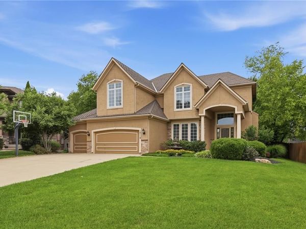 16118 S LOCUST Street, Olathe, KS 66062