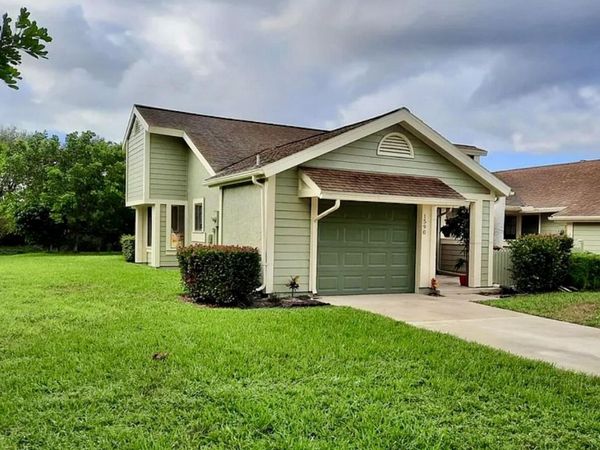 1590 SE Dewberry Court, Port St. Lucie, FL 34952