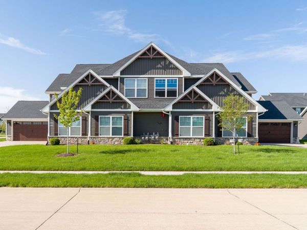 2940 Mary Leigh Drive , Bettendorf, IA 52722