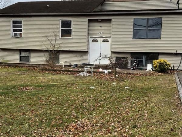 224 Grand , Brentwood, NY 11717