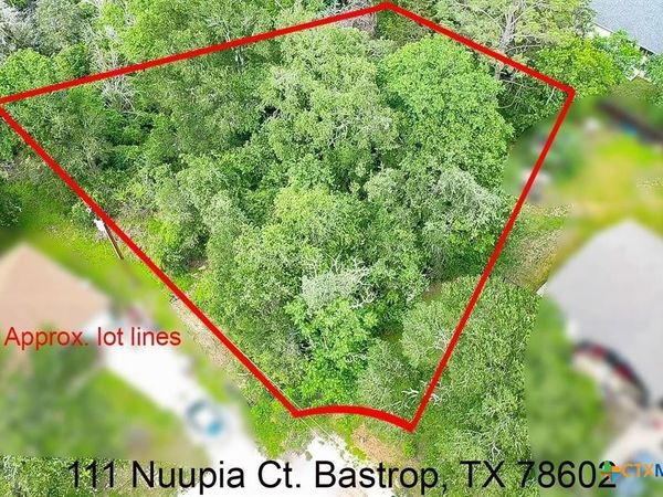 111 Nuupia Court , Bastrop, TX 78602