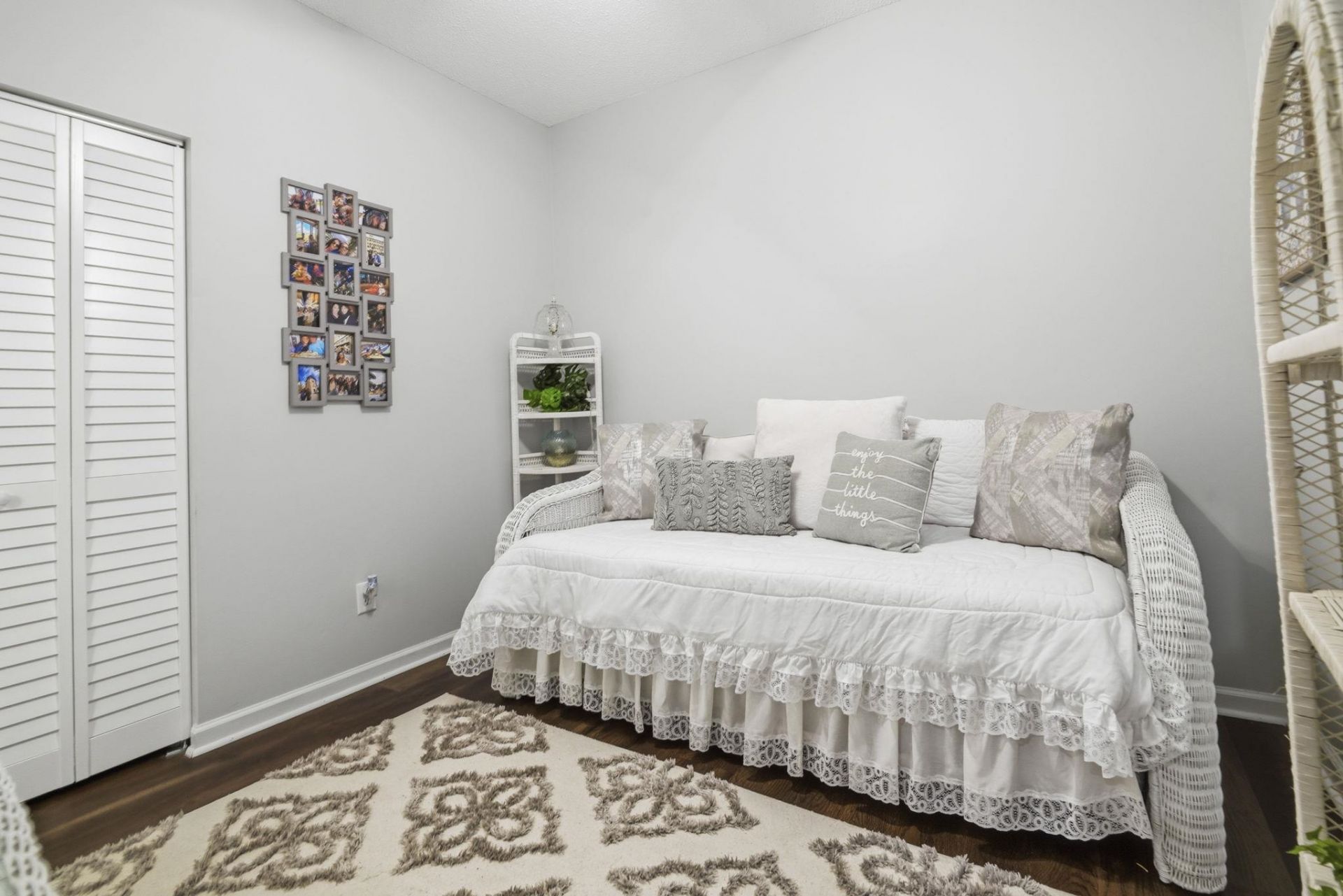 6208 Sweetwater Blvd.  Photo 7