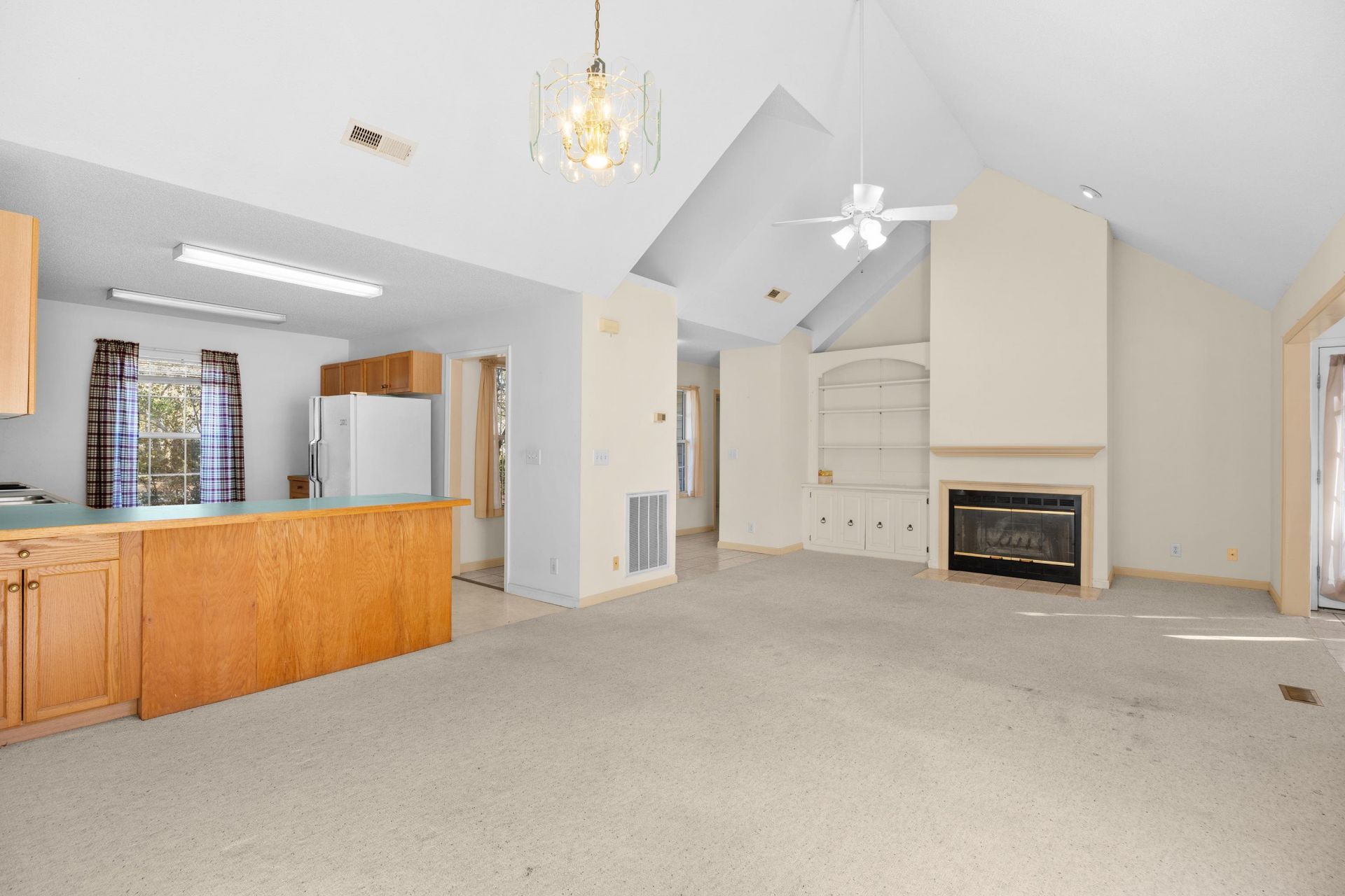 246 Russell Dr. Photo 3