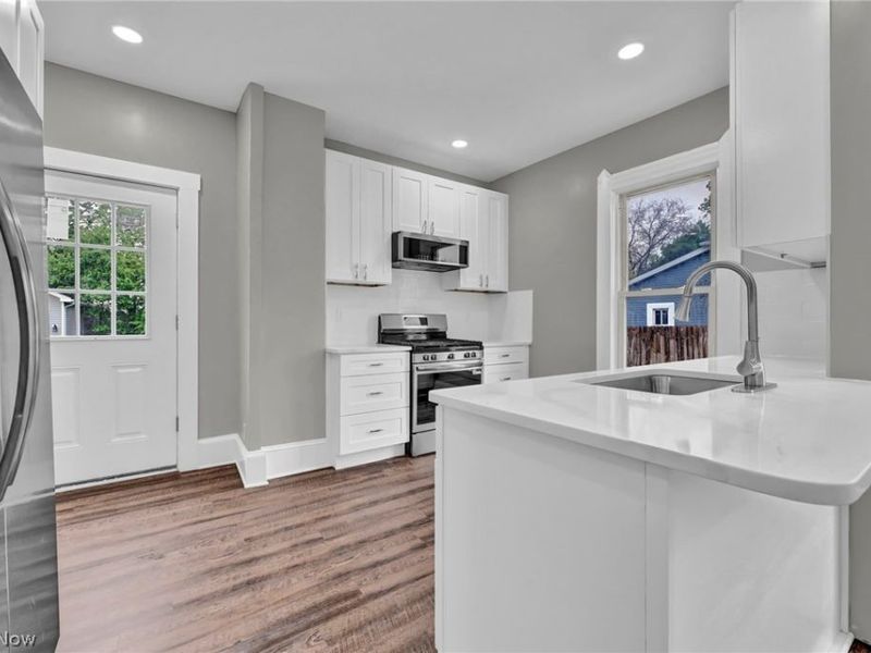 2221 E 97th Street, Cleveland, OH 44106 Photo 10