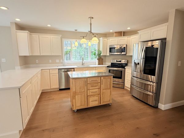 249 Cooper Hill Road, Nottingham, NH 03290