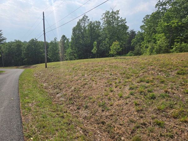 2 TURTLE POINT LN, Waverly, TN 37185