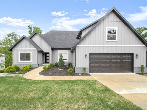 19 Tiree Drive, Bella Vista, AR 72715
