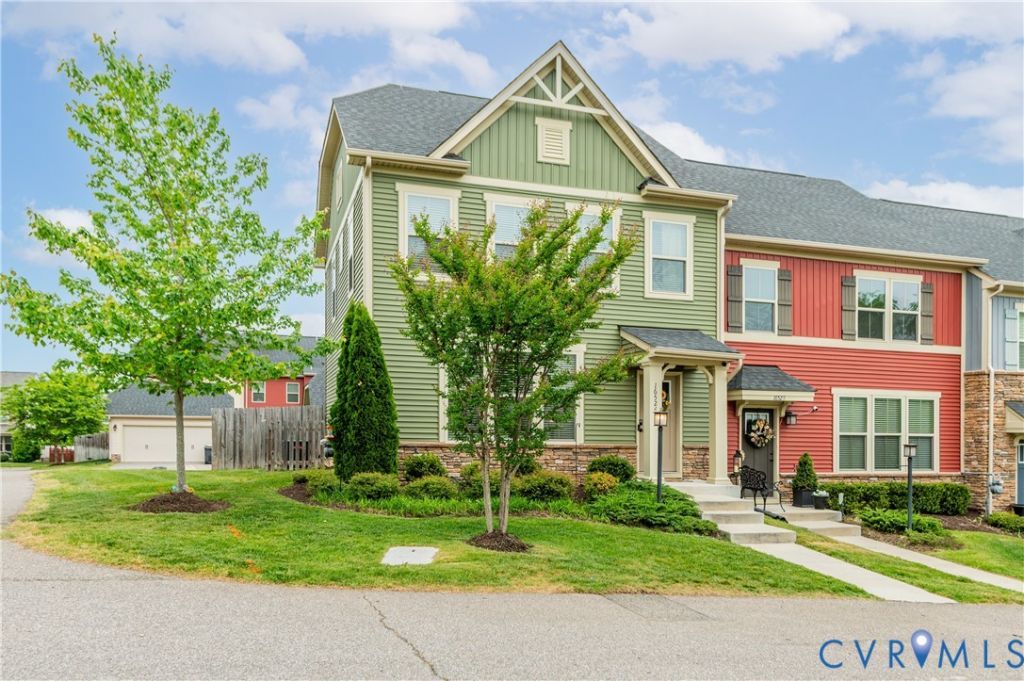 16524 Thornapple Alley Moseley, VA 23120