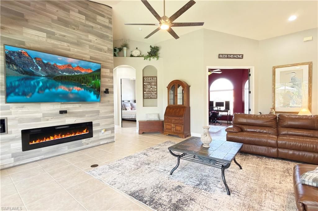 8723 S Lake Cir, Fort Myers, FL 33908 Photo