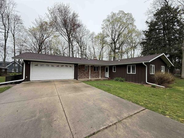 925 RIDLINGTON AVENUE, Shawano, WI 54166