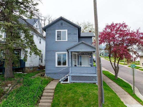 327 2nd Main Street, Elroy, WI 53929