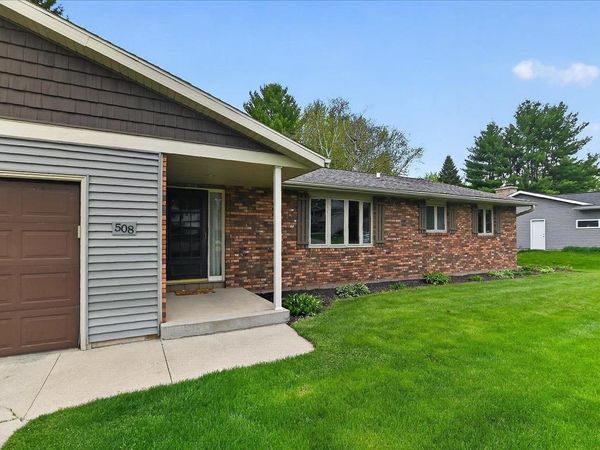 508 Woodvale Drive, Deforest, WI 53532