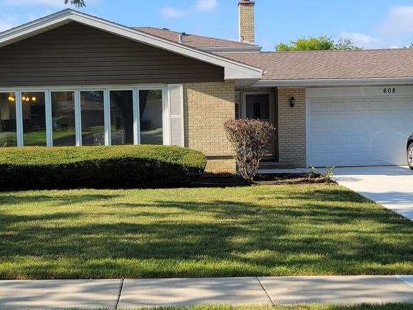 608 Trent Lane , Schaumburg, IL 60193