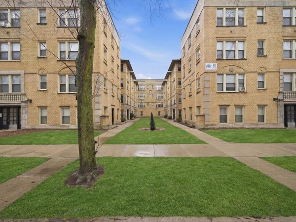 7520 N Seeley Avenue , Unit 2W, Chicago, IL 60645