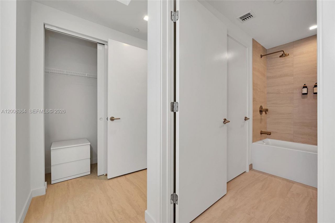 77 SE 5, Unit 1906, Miami, FL 33131 Photo