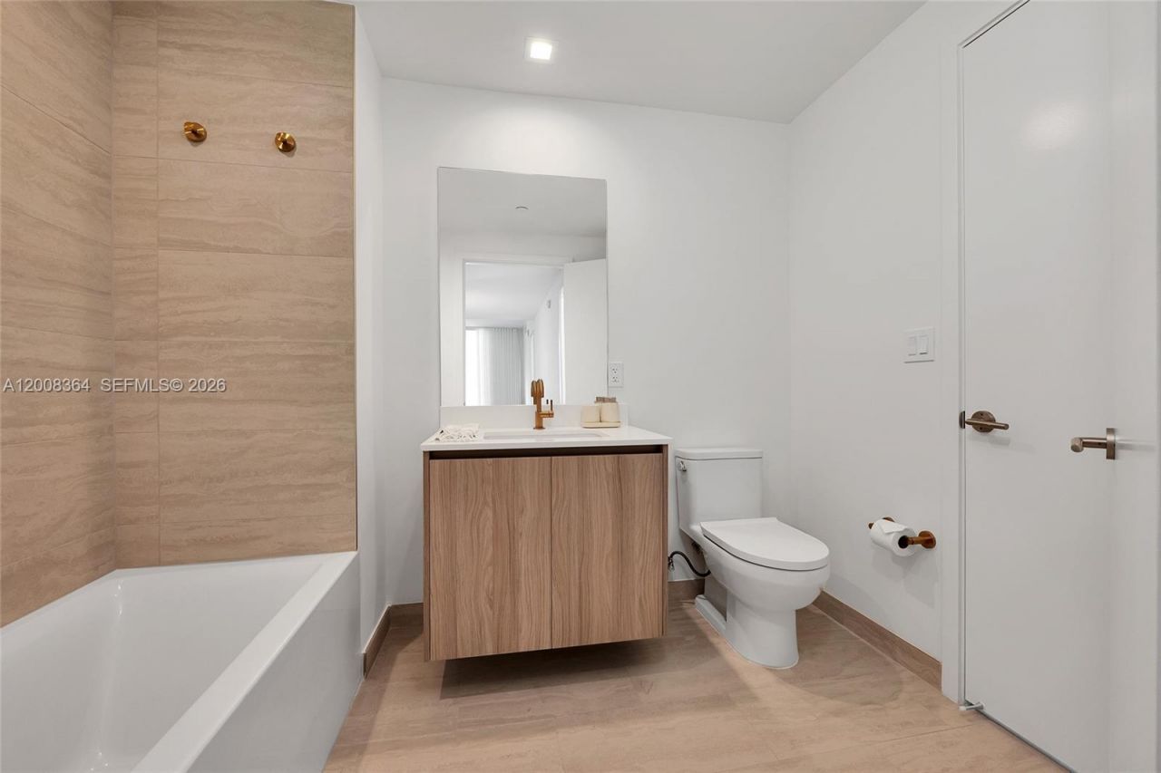 77 SE 5, Unit 1906, Miami, FL 33131 Photo