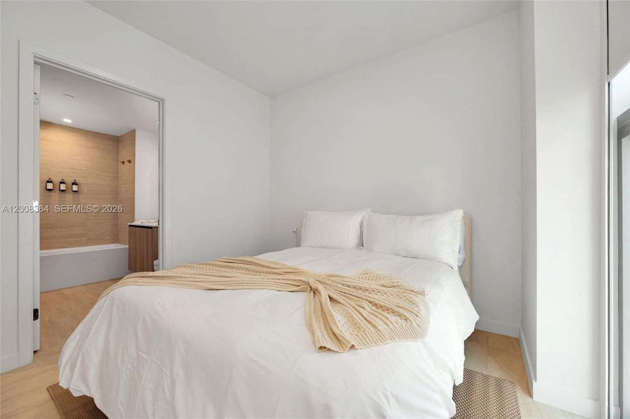 77 SE 5, Unit 1906, Miami, FL 33131 Photo