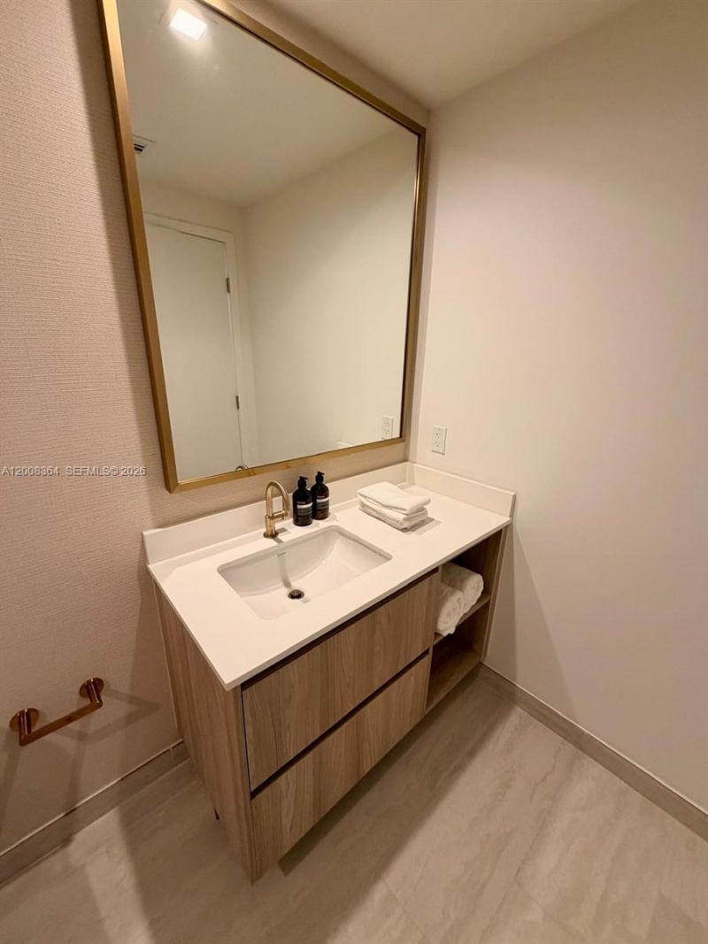 77 SE 5, Unit 1906, Miami, FL 33131 Photo