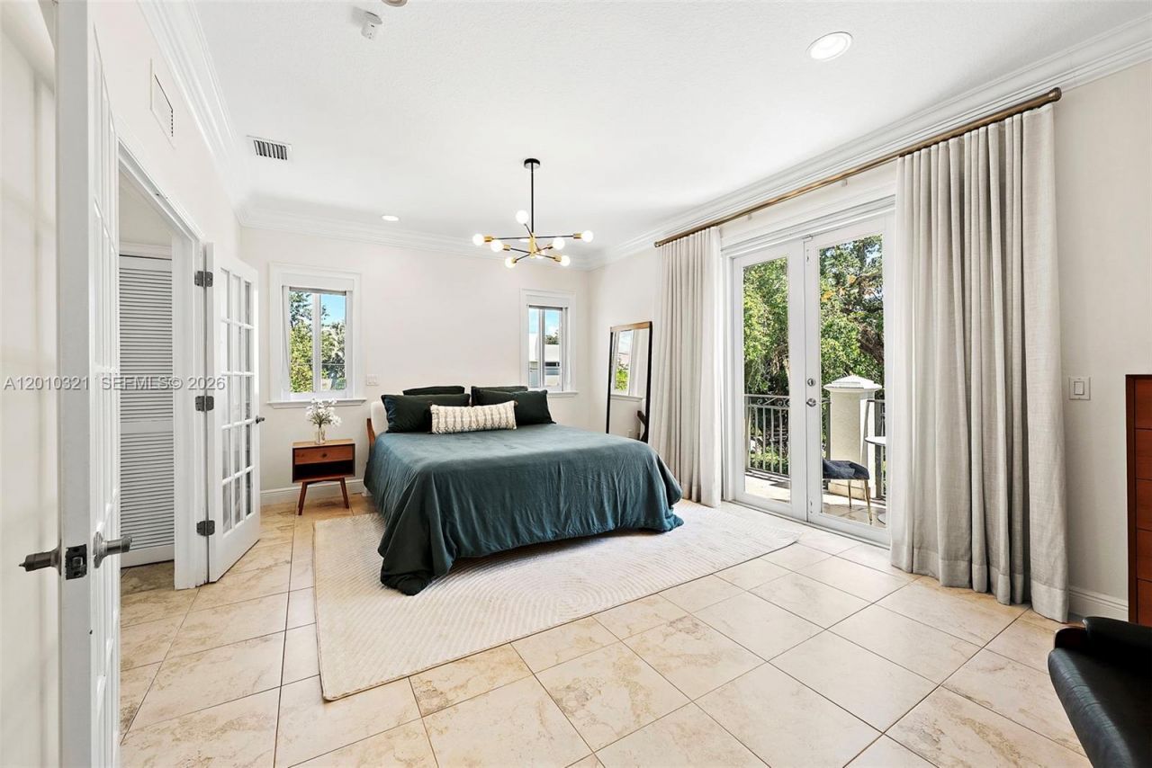3200 Percival Ave, Miami, FL 33133 Photo