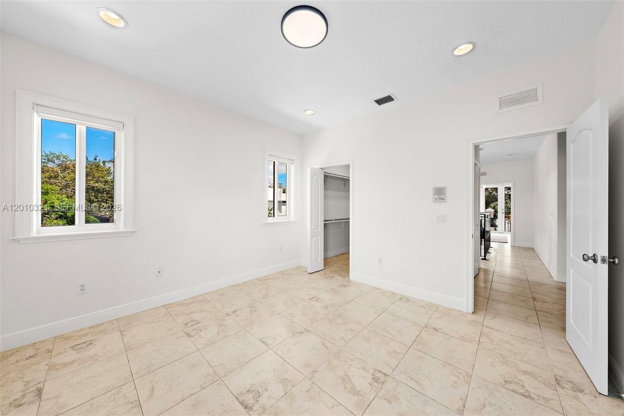 3200 Percival Ave, Miami, FL 33133 Photo