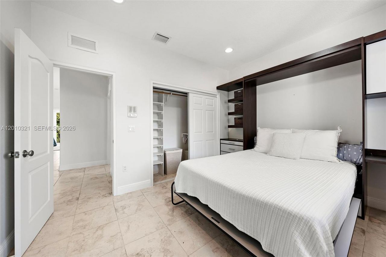 3200 Percival Ave, Miami, FL 33133 Photo