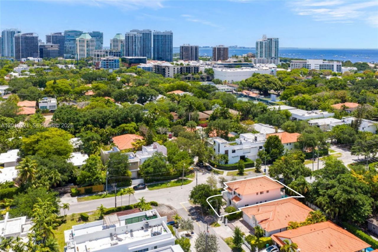3200 Percival Ave, Miami, FL 33133 Photo