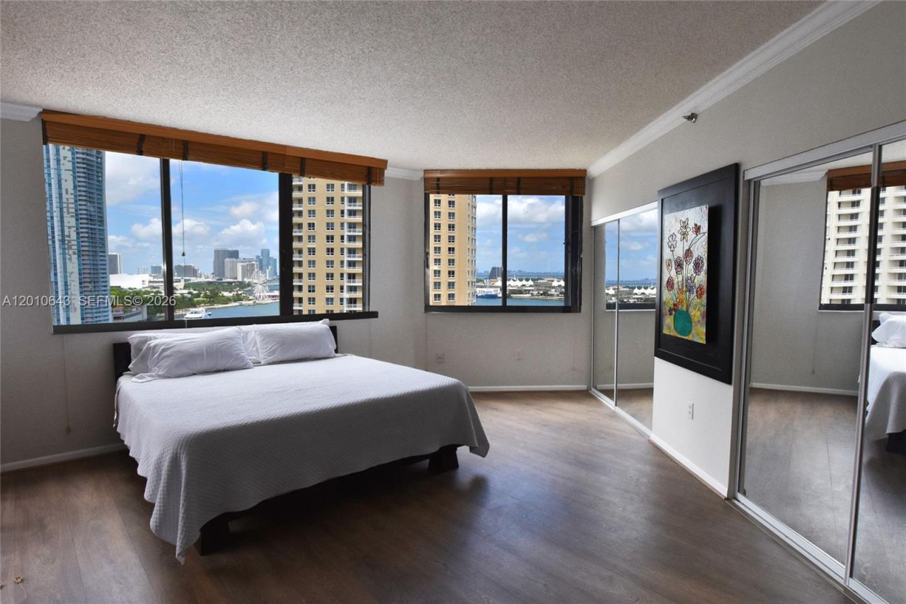 540 Brickell Key Dr , Unit PH1812, Miami, FL 33131 Photo
