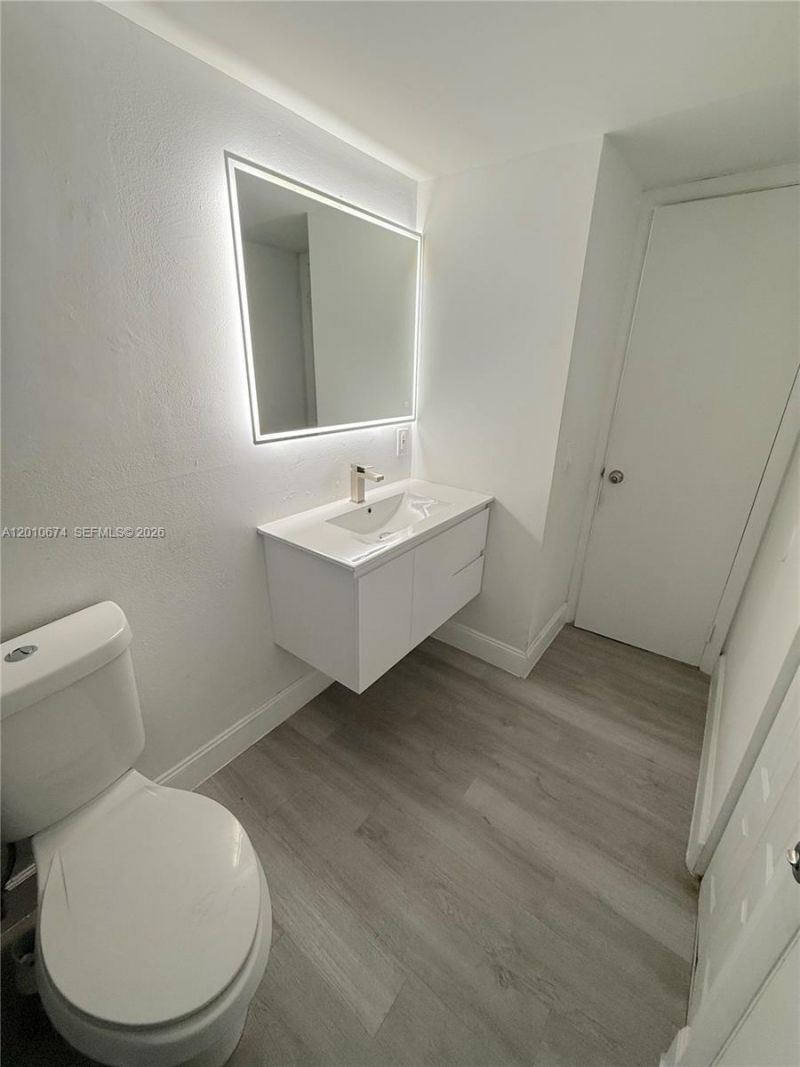 482 NW 165th St Rd , Unit A-307, Miami, FL 33169 Photo