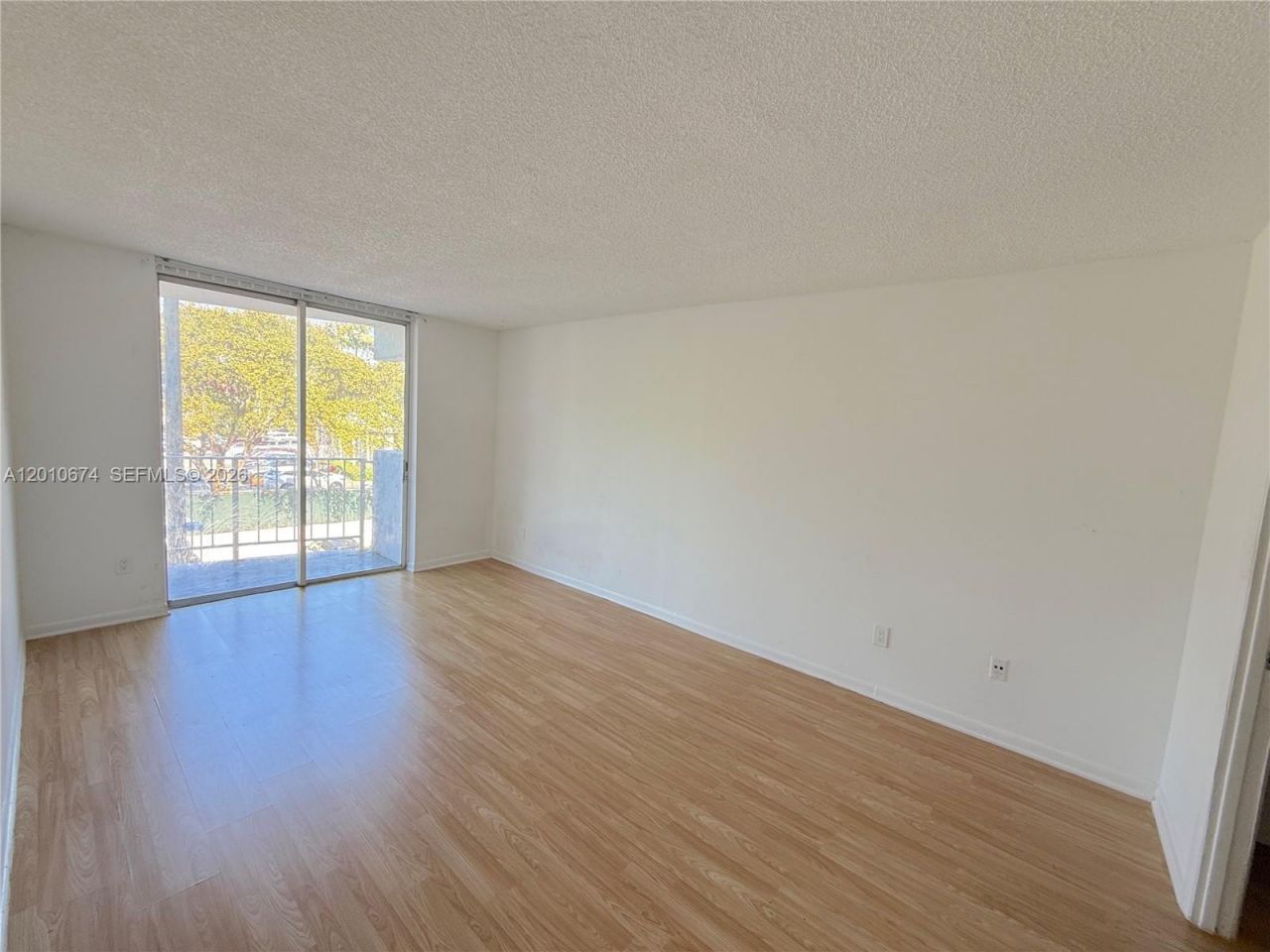 482 NW 165th St Rd , Unit A-307, Miami, FL 33169 Photo