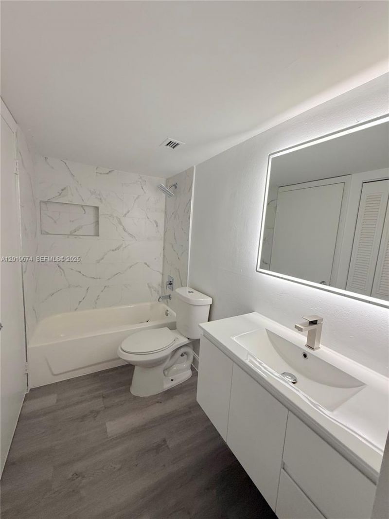 482 NW 165th St Rd , Unit A-307, Miami, FL 33169 Photo