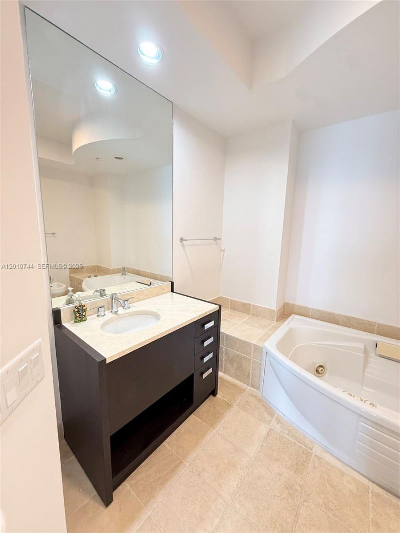 18201 Collins Ave, Unit 3708, Sunny Isles Beach, FL 33160 Photo