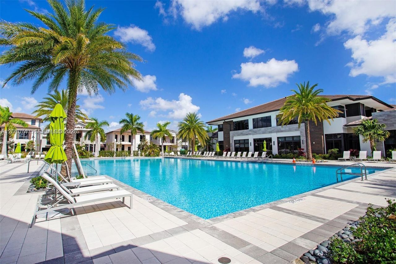 8167 NW 41st St, Unit E-308, Doral, FL 33166 Photo