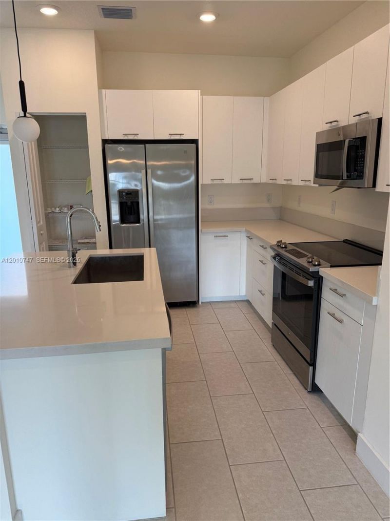 8167 NW 41st St, Unit E-308, Doral, FL 33166 Photo