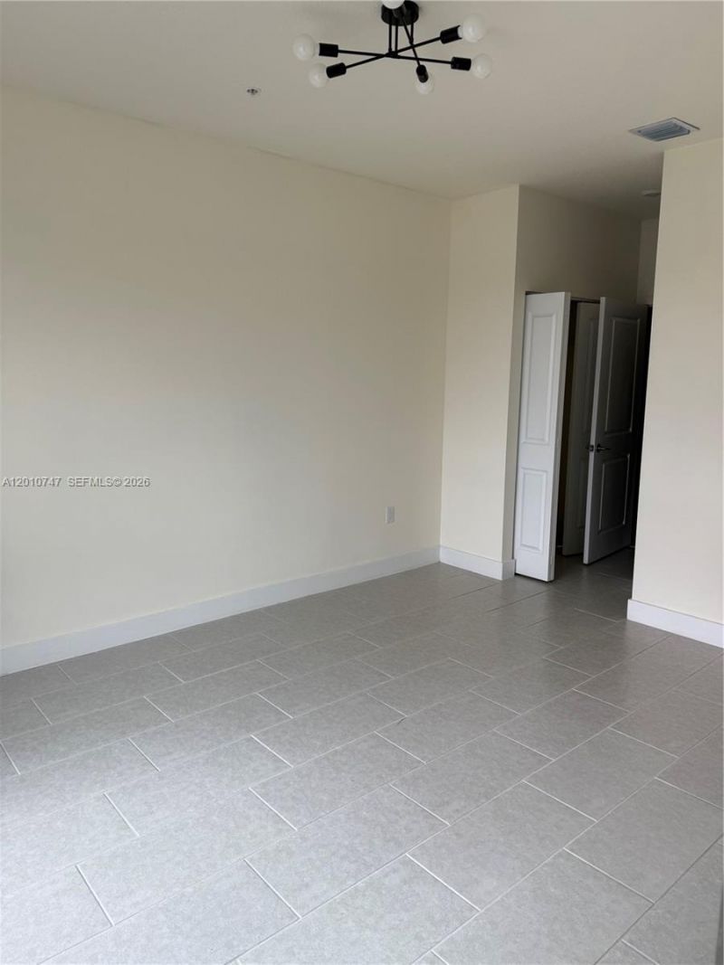 8167 NW 41st St, Unit E-308, Doral, FL 33166 Photo
