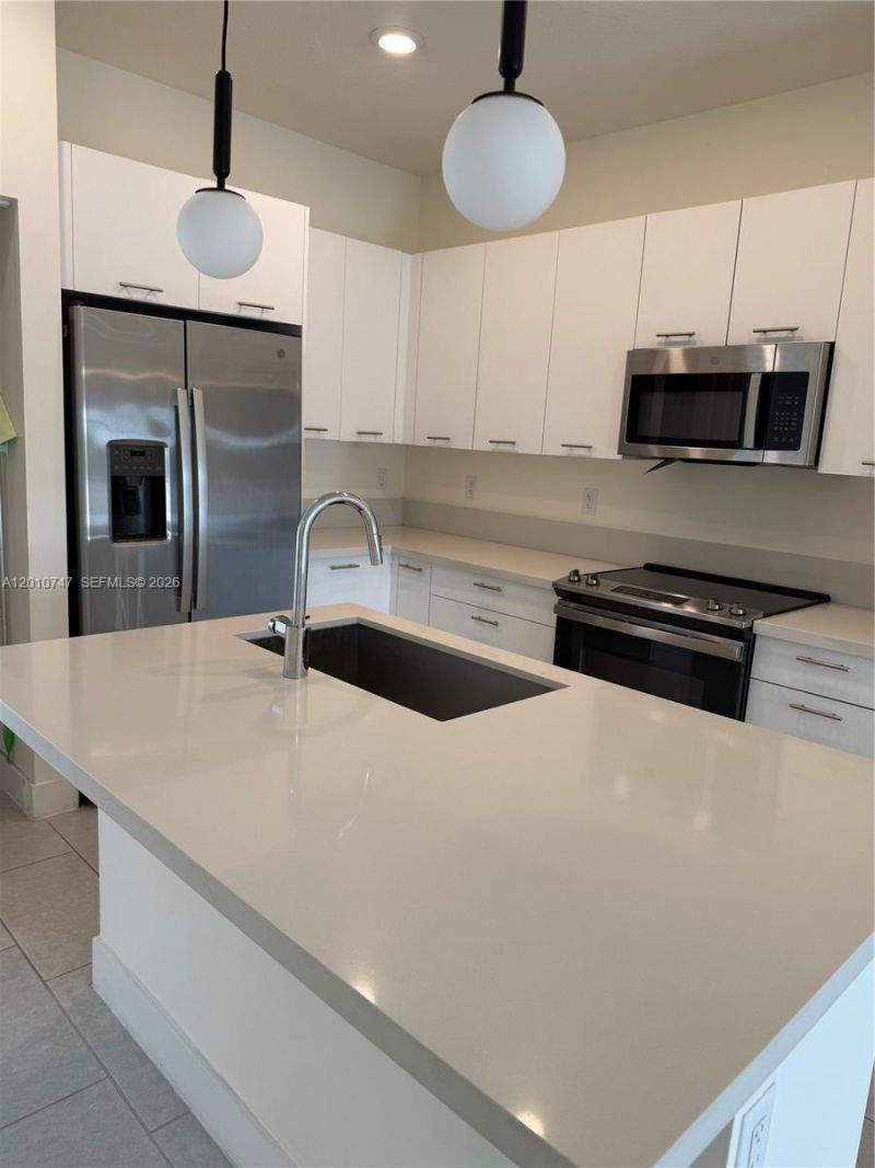 8167 NW 41st St, Unit E-308, Doral, FL 33166 Photo