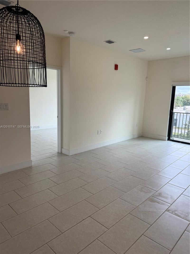 8167 NW 41st St, Unit E-308, Doral, FL 33166 Photo